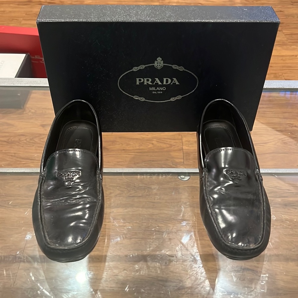 Prada Black Patent Size 7 Loafers